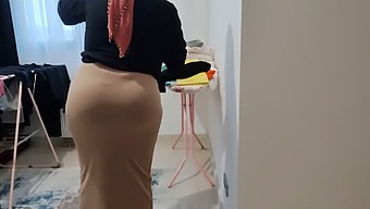Аз Съм Увлечен По Голямата Палавница На Мащехата Ми И Желание Да Правя С Нея Секс.