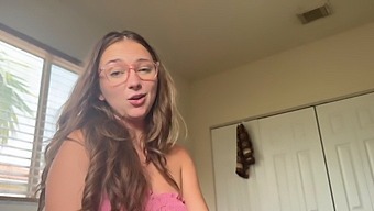 Step Sister'S Big Ass Gets Pounded In Hd Pov