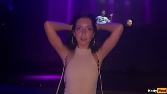 Brunette Beauty Gets Her Holes Filled In A Nightclub Restroom