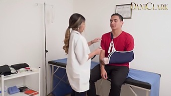 Консултацията На Шайра Се Превръща В Гореща Среща С Възбудена Медицинска Сестра