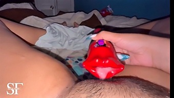 有个妹子太会吸了,这哥们儿要好好操她一顿。